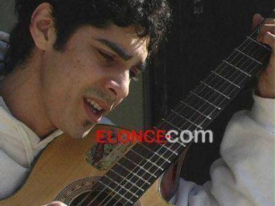 Joven en situaci�n de calle busca trabajo para terminar sus estudios y asentarse en Paran� 