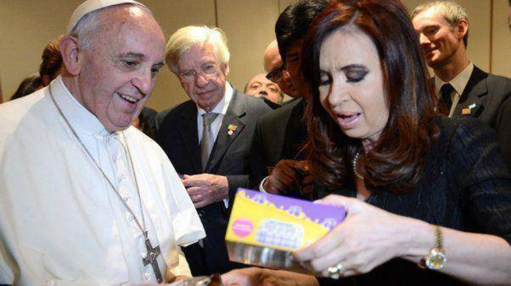 El regalo que le hizo Francisco a CFK para su nieto Nstor Ivn
