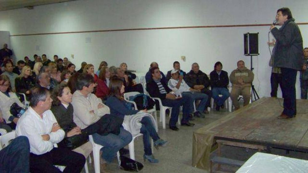 Halle hizo su primer acto como urribarrista	 