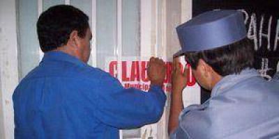 Clausuran local bailable por presencia de menores