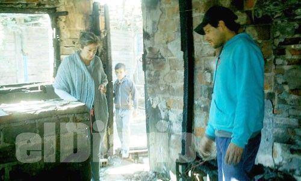 Otro incendio con p�rdidas totales: 3 personas resultaron heridas
