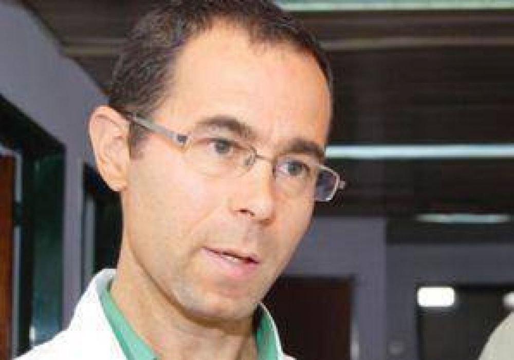 Realizan las primeras cirug�as oftalmol�gicas en el Hospital Plottier