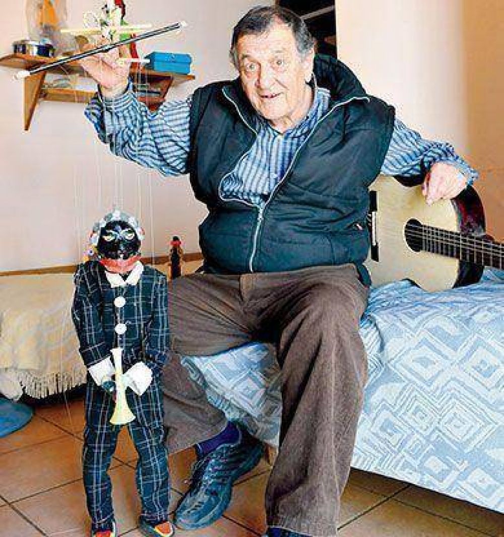 Premiaron al titiritero Juan Aldo Umazano 