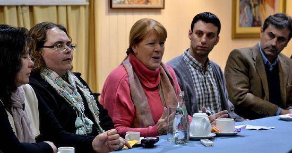 Margarita Stolbizer candidata del Frente Progresista C�vico y Social se reuni� con la lista 509-D local