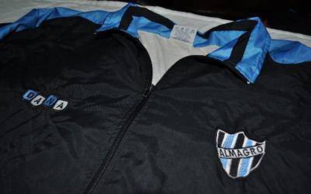 Violencia en el f�tbol: Choque entre barras de Almagro dej� 3 heridos
