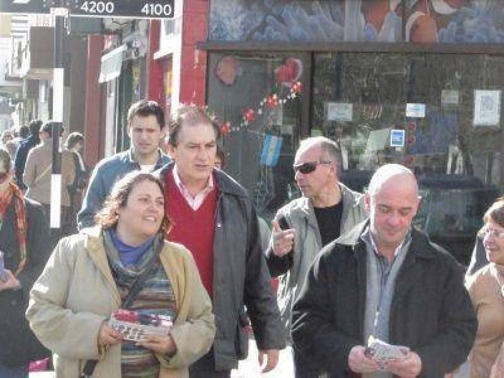 ALBERTITO Y TATO HICIERON CAMPA�A A LOS PASEOS DE SAN JUAN Y G�EMES