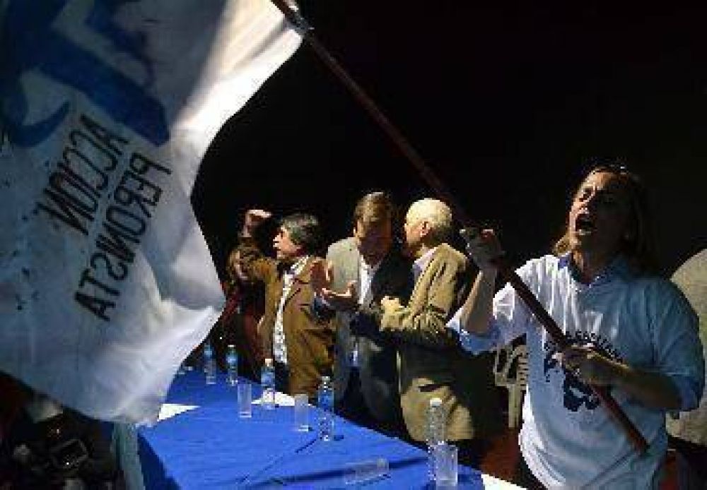 Mensaje al gabinete: menos traje y m�s overol