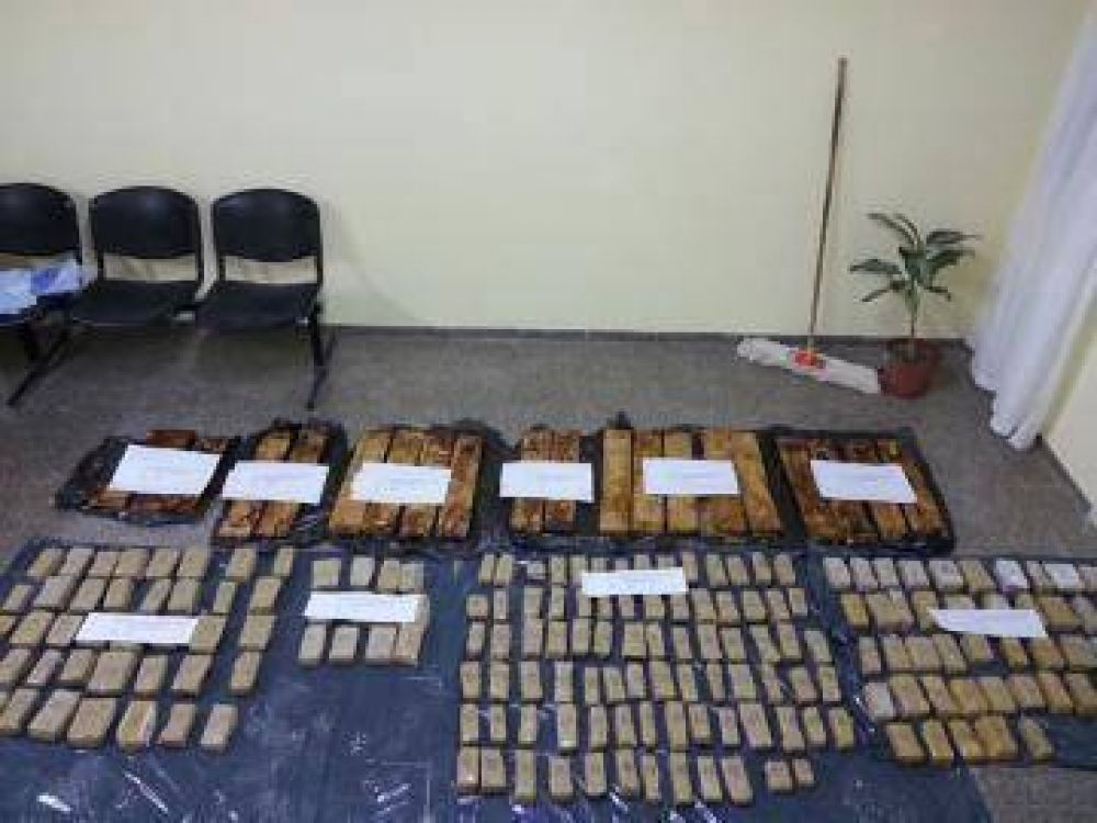 Marihuana "regada" en Casa de Piedra
