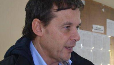 �Santa Cruz puede crear un nuevo modelo de desarrollo producci�n y trabajo�