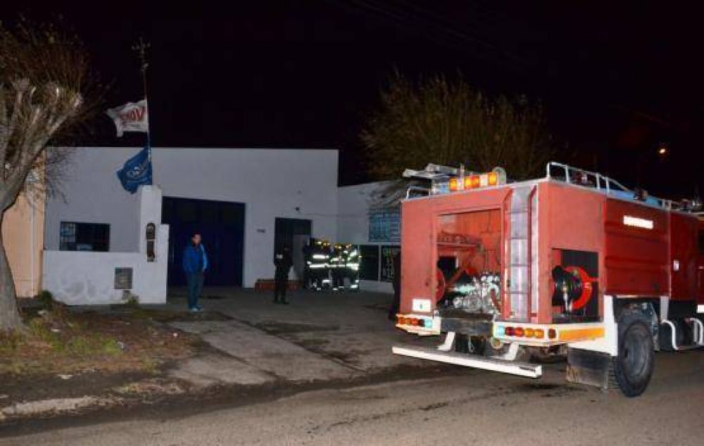 Principio de incendio en un dep�sito comercial