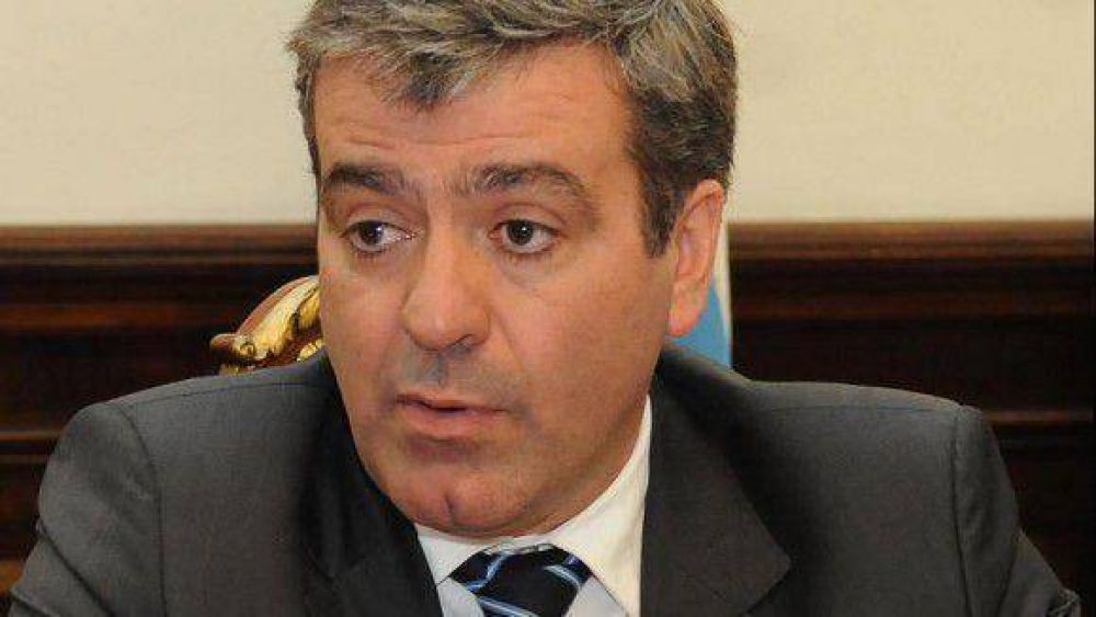 Cano le apunt� a Manzur por los fondos de las obras sociales