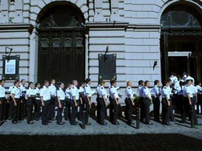 Los pr�ximos ascensos policiales ser�n decididos con jurados civiles