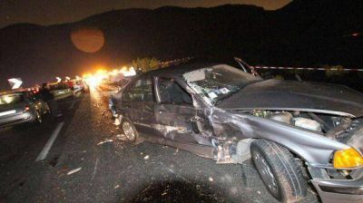 Al menos 36 muertos al volcar un micro en Italia