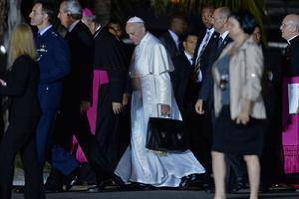 El papa Francisco lleg a Roma, tras su primer viaje al exterior