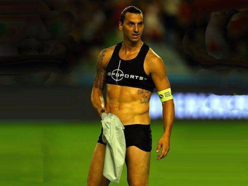 Extra�a "bikini" de Zlatan Ibrahimovic es furor