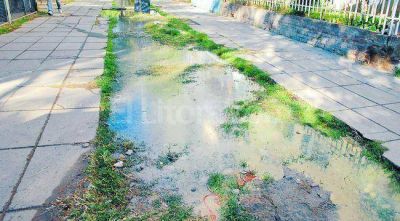 Los vecinos de El Pozo exigen soluci�n al desborde cloacal