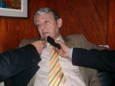 Carlos Kunkel visit� La Plata: �No le tenemos que tener miedo a Massa porque es un mu�eco de la oligarqu�a�