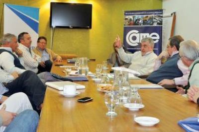 Das Neves se reuni� con empresarios en Comodoro