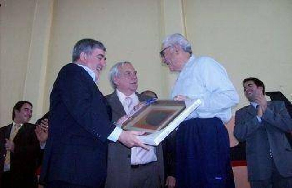 LOS VECINOS DE CAMARONES DICEN QUE "DAS NEVES PROMETI� Y NO CUMPLI�"
