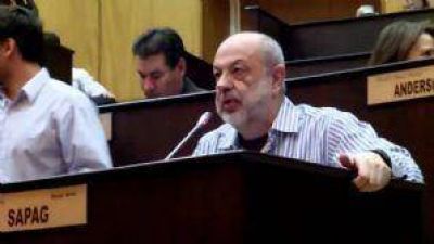 Luis Sapag carg� duramente contra los mapuches
