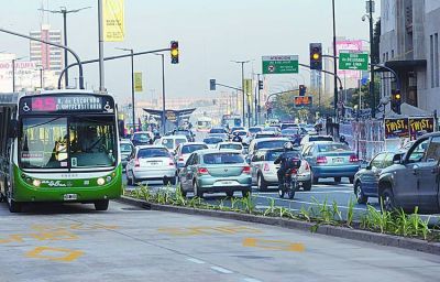 Con m�s tr�nsito en la 9 de Julio, el Metrobus sigue tardando menos