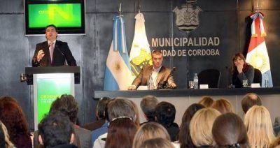 Sin precisiones, pero con pulso electoral, Mestre anunci� concursos para 110 cargos