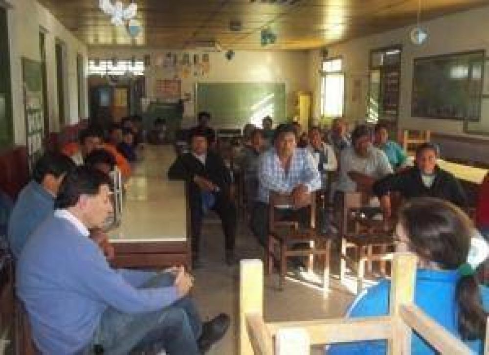 Alumnos de la Escuela N� 875 no comenzaron las clases por tener las paredes electrificadas
