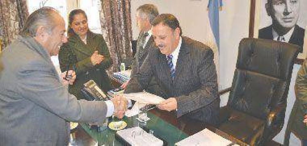Adolfo Rodr�guez Saa se fotografi� junto a Ricardo Quintela