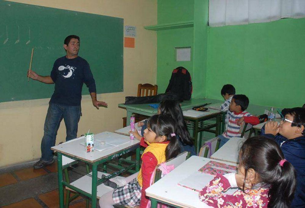 Volvi� la actividad a las aulas juje�as