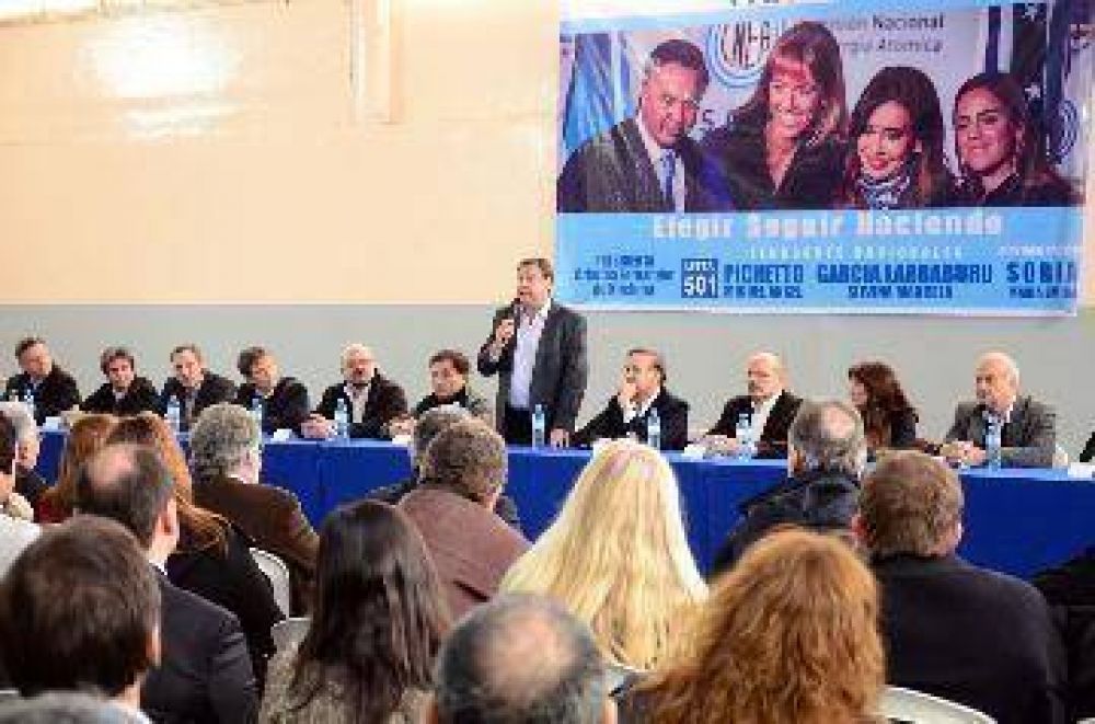 Weretilneck quiere a funcionarios en campa�a