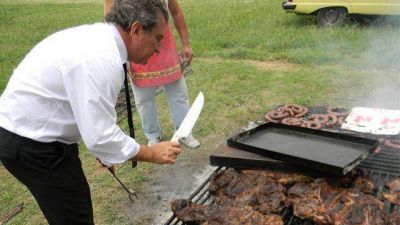 Asado electoral: Urribarri organiza un concurso y promete premio	 