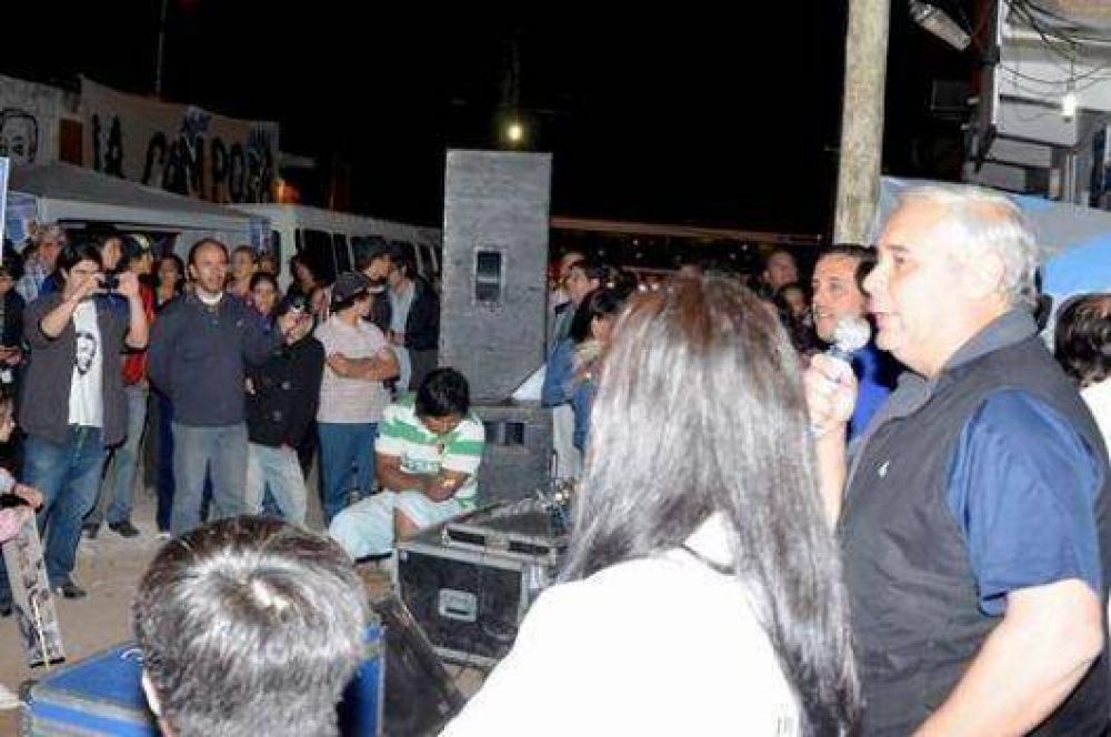 Fabi�n pidi� "votar por la libertad de la gente"
