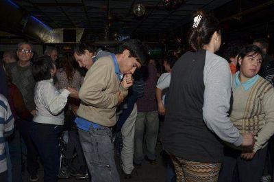 Lan�s: se realiz� un nuevo baile por la integraci�n en el municipio