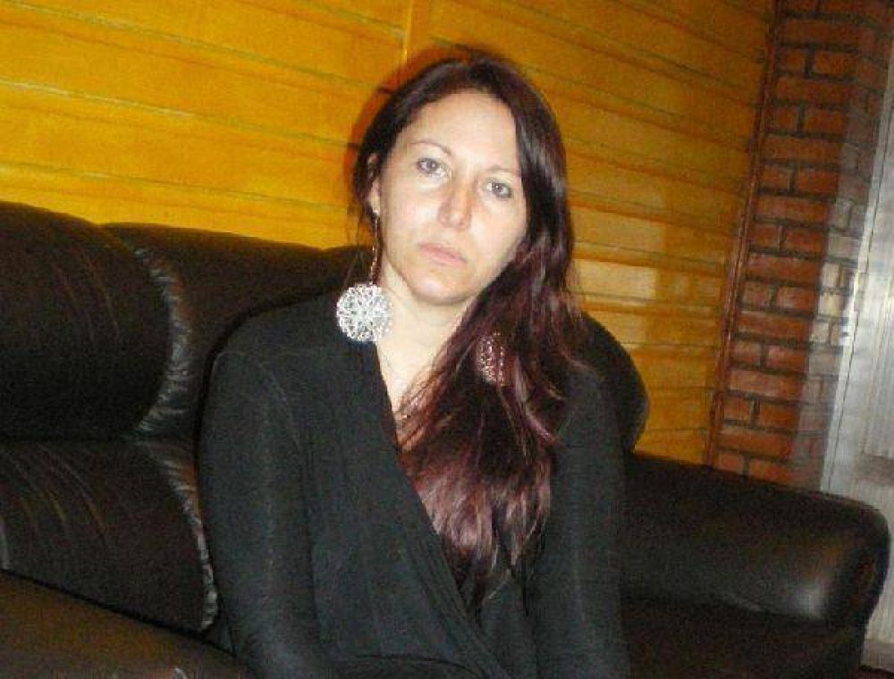 Finalmente Safr�n cedi� a la presi�n y se reuni� con la docente cesanteada