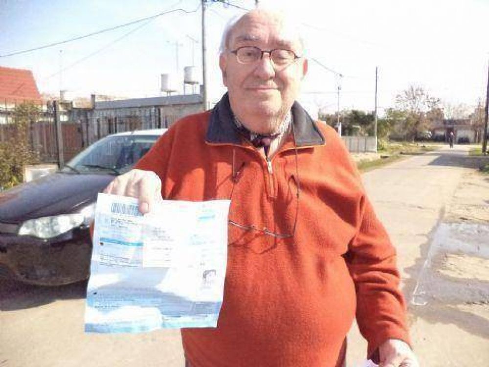Vecino reclama el arreglo de una cloaca lindera a su vivienda