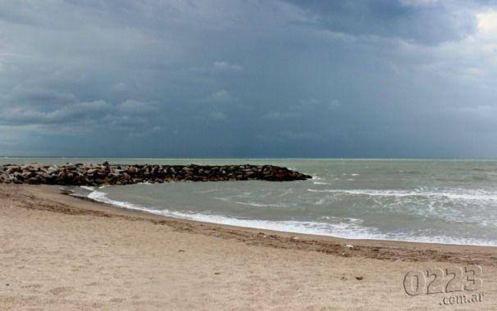 Intentan identificar el cuerpo de una mujer que apareci� en el mar