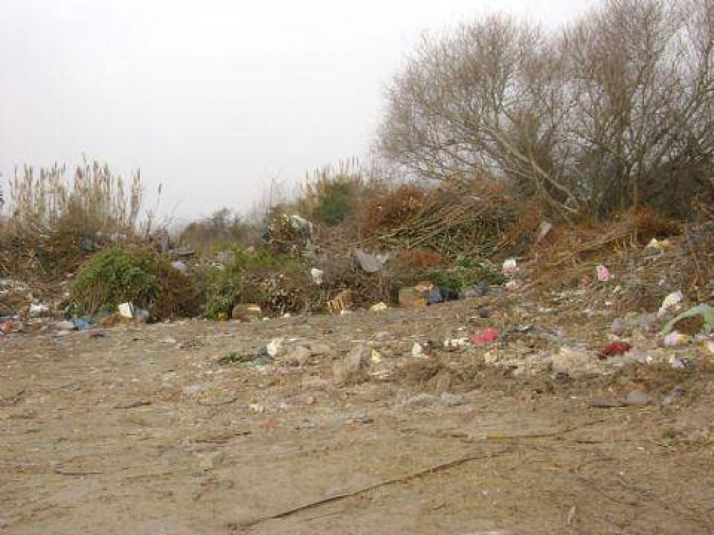 Denuncian grandes basurales a cielo abierto en Los Talas