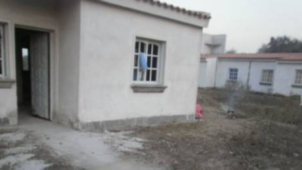 Ba�ado de Ovanta: usurpan un barrio de 20 viviendas