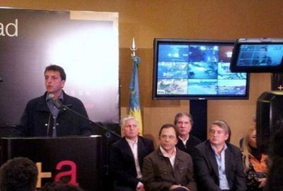 PALLARES JUNTO A MASSA EN ANUNCIOS DE PROYECTOS DE SEGURIDAD