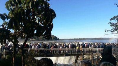 M�s de 740 mil turistas visitaron Cataratas en lo que va del a�o