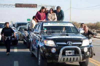El FPV dio inicio a las caravanas en la Capital