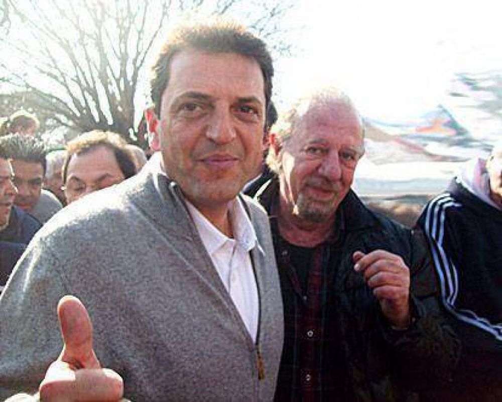 Sergio Massa recorri� la feria de Dom�nico junto a Bertolotto y Machado