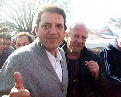 Sergio Massa recorri� la feria de Dom�nico junto a Bertolotto y Machado