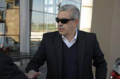 Dom�nguez recibi� a los querellantes del juicio a represores