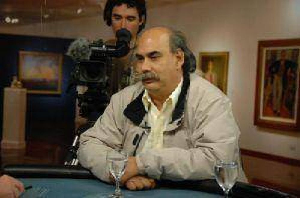  Eloy Camus denunciar� a Rago Gallo, G�lvez y Carena