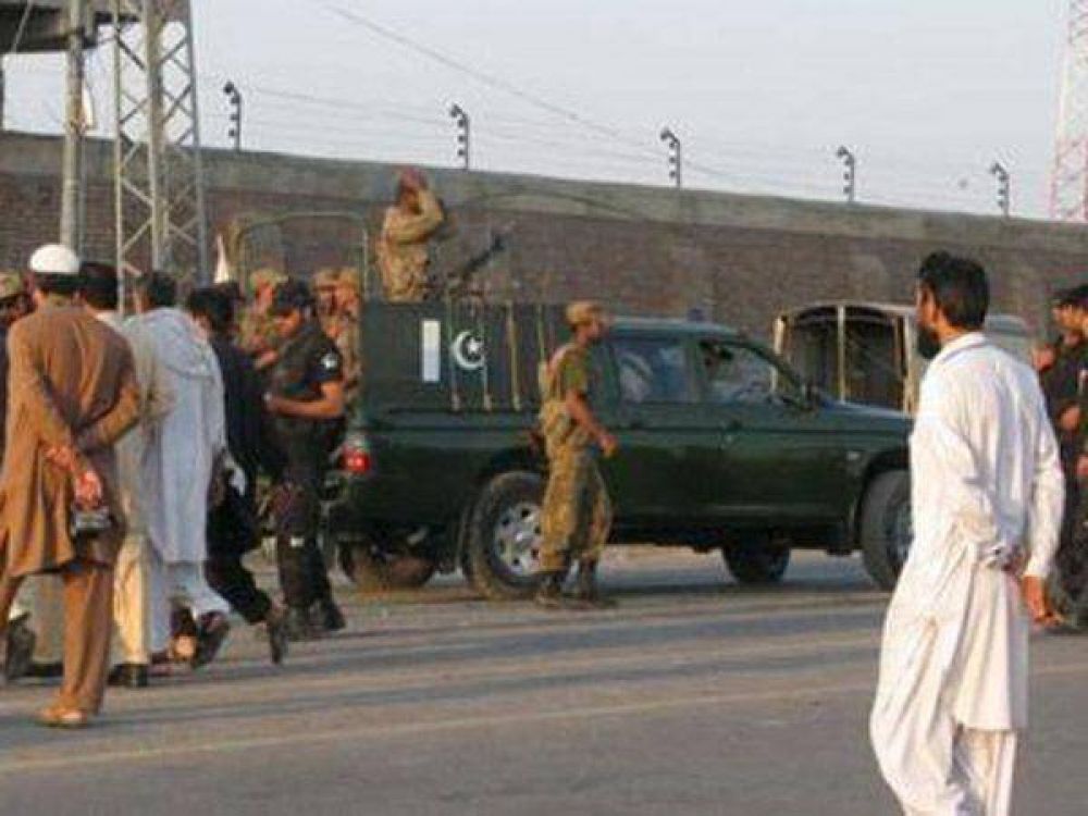Pakist�n: escaparon 250 presos tras ataque talib�n