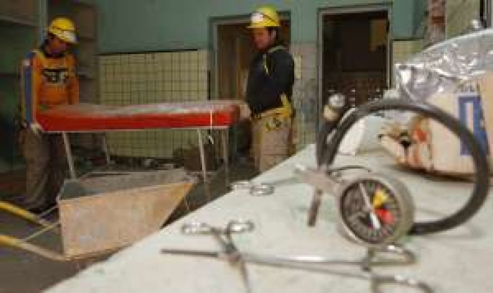 Demuelen el edificio donde se gest� el Hospital Rawson