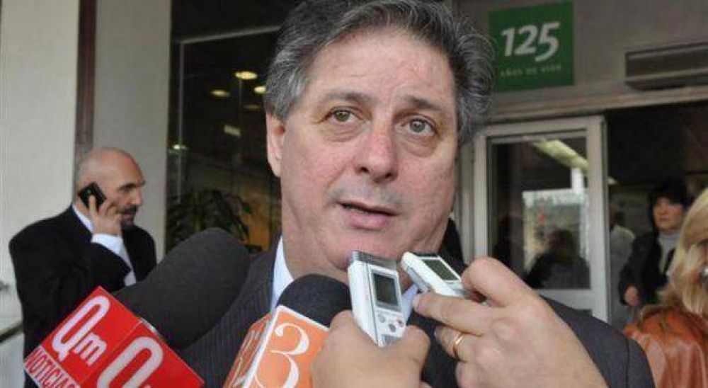 Collia volvi� a cruzar a Jes�s Cariglino: "Es un desagradecido y un especulador"