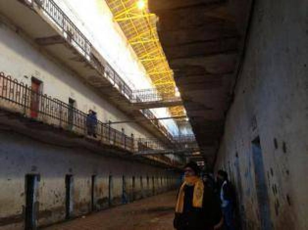 Un informe judicial revela que un edificio del penal de Villa Urquiza est� al borde del colapso