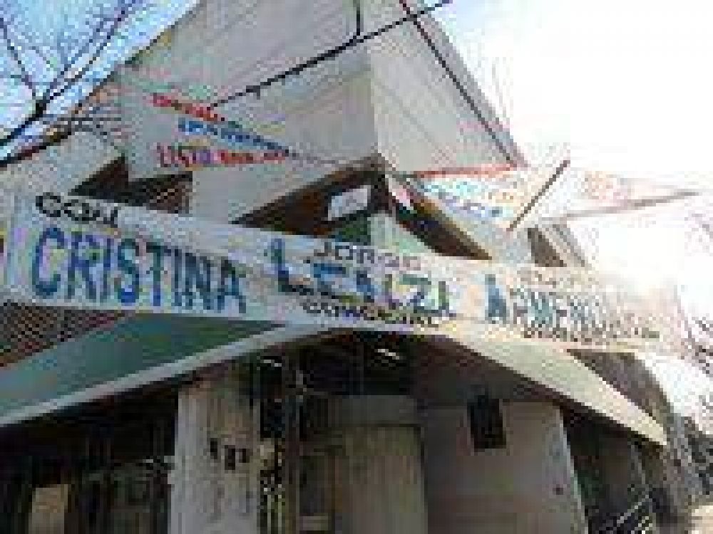 El FPV saca los carteles prepar�ndose para el Aniversario